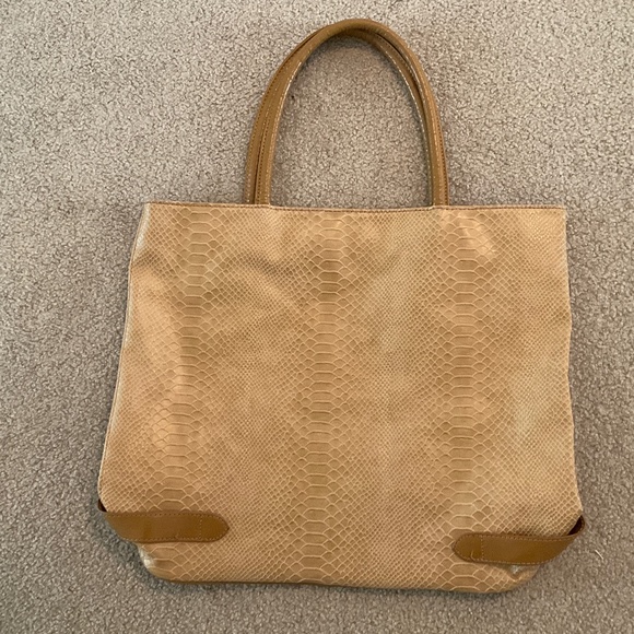 tan snake skin print tote - Picture 5 of 8